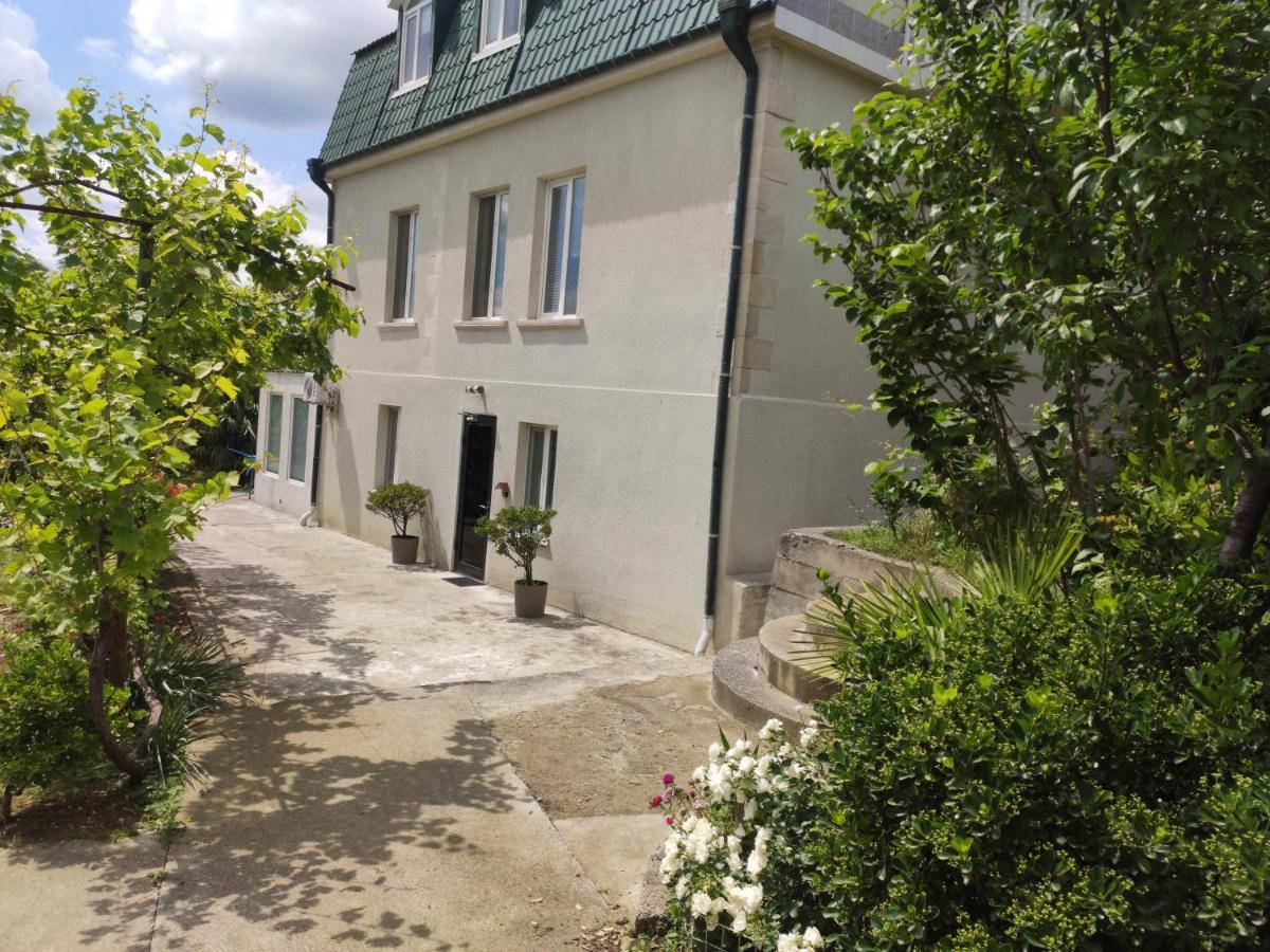 Family Нotel Banuri Kutaisi Exteriér fotografie